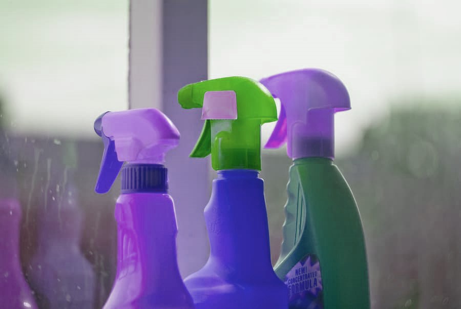 spray bottles used to store and dispense degreaser